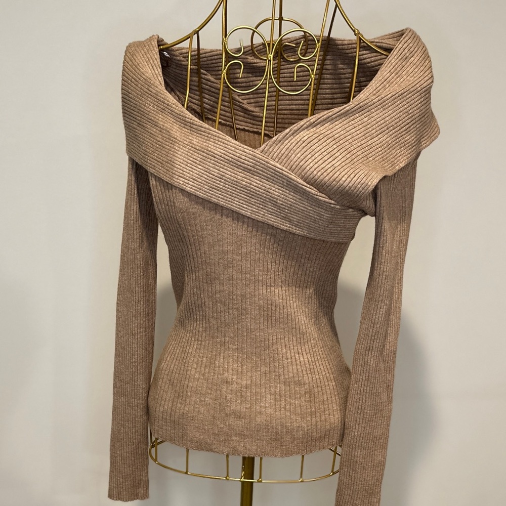 Anthropologie sweater top